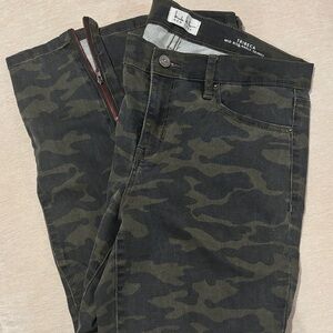 Nicole Miller Women's Skinny Camouflage Jeans